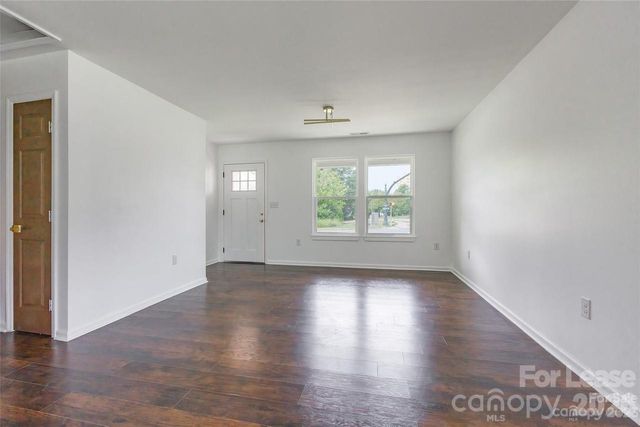 303 Cabarrus Avenue W, Concord, NC 28025