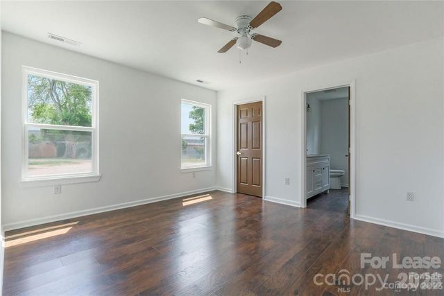 303 Cabarrus Avenue W, Concord, NC 28025
