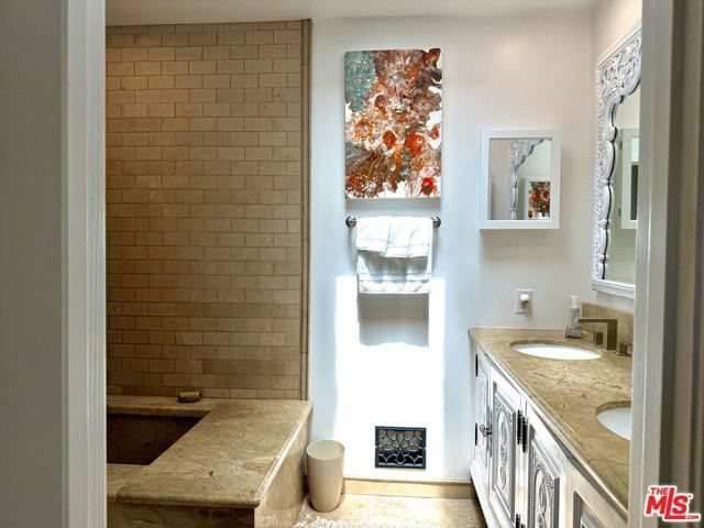 1901 Westholme Avenue, Los Angeles, CA 90025