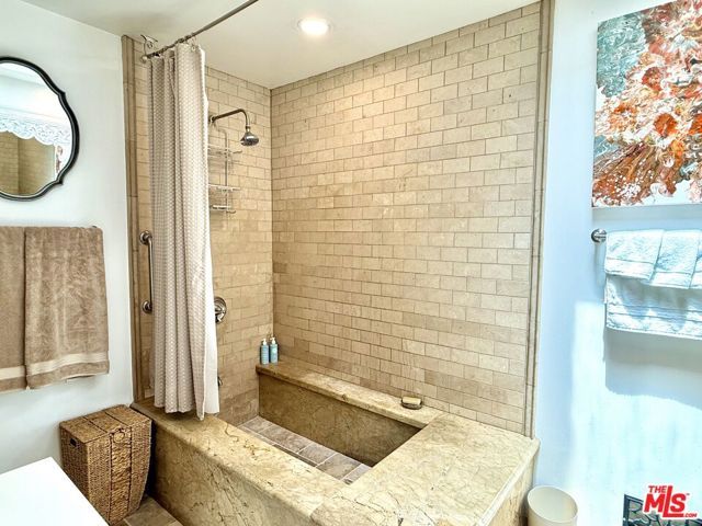 1901 Westholme Avenue, Los Angeles, CA 90025