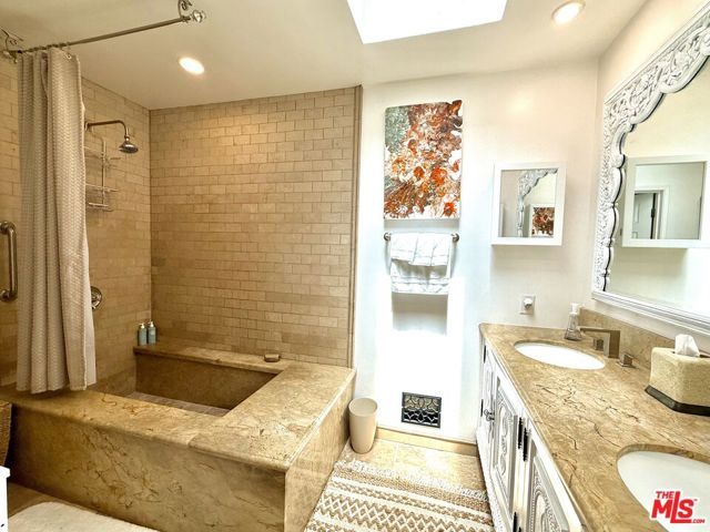 1901 Westholme Avenue, Los Angeles, CA 90025