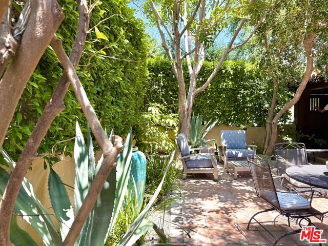 1901 Westholme Avenue, Los Angeles, CA 90025