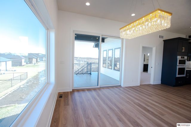 8700 Honeybee Lane, Lincoln, NE 68526