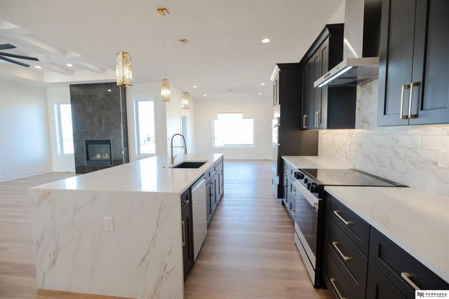 8700 Honeybee Lane, Lincoln, NE 68526