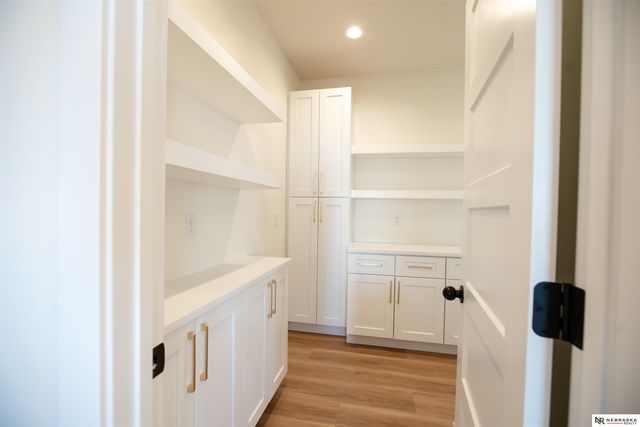 8700 Honeybee Lane, Lincoln, NE 68526