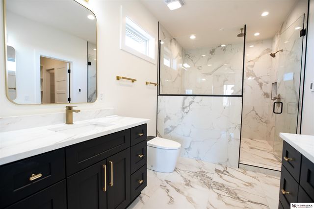 8700 Honeybee Lane, Lincoln, NE 68526