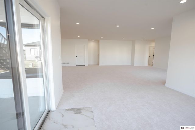 8700 Honeybee Lane, Lincoln, NE 68526