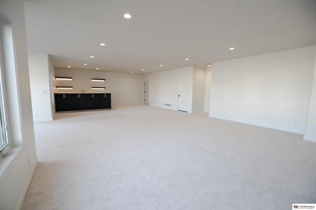 8700 Honeybee Lane, Lincoln, NE 68526