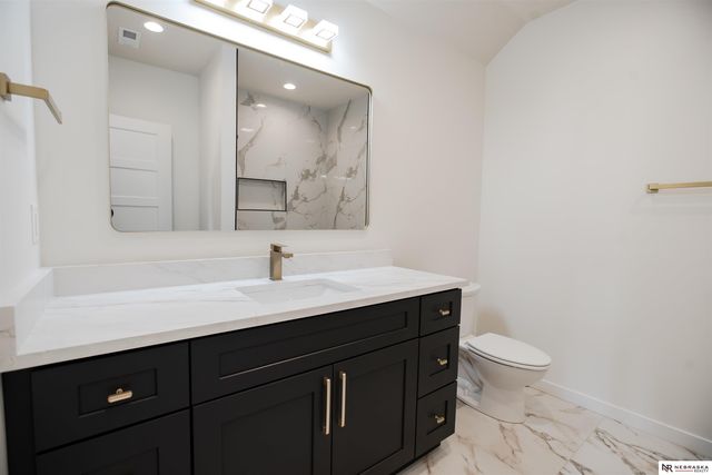 8700 Honeybee Lane, Lincoln, NE 68526