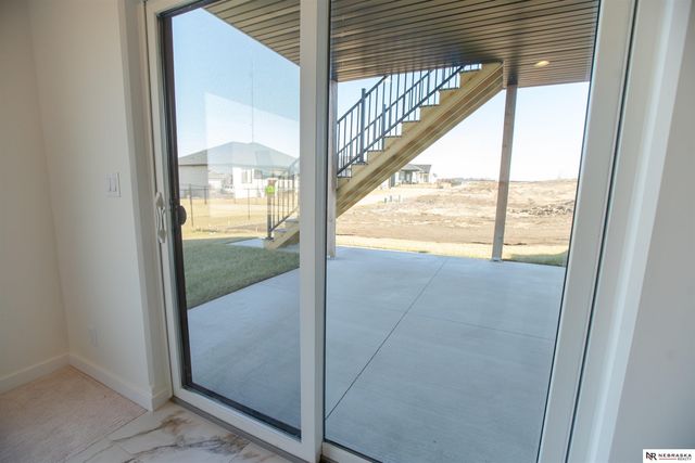 8700 Honeybee Lane, Lincoln, NE 68526