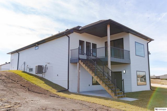 8700 Honeybee Lane, Lincoln, NE 68526