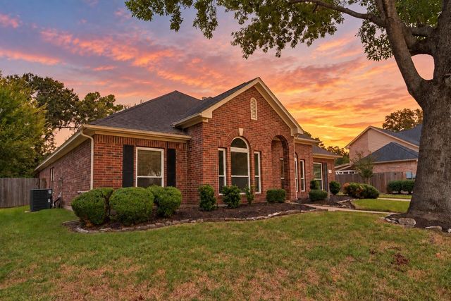 304 Melodywood Drive, Friendswood, TX 77546