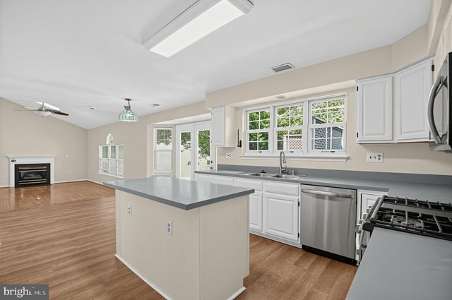 11702 COB CT, Waldorf, MD 20601