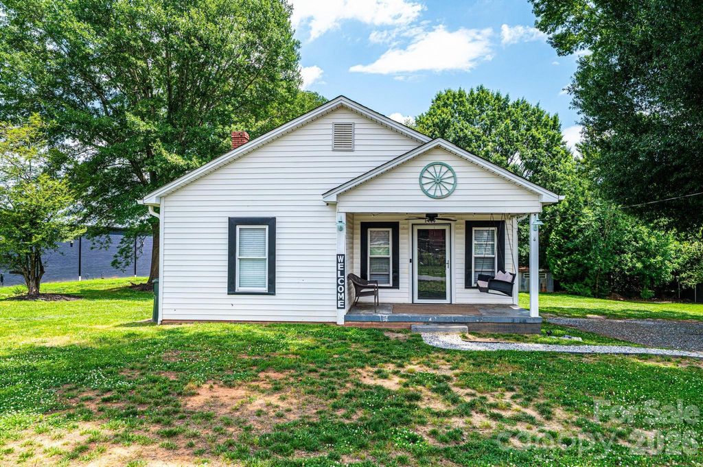 1460 17th Street NE, Hickory, NC 28601