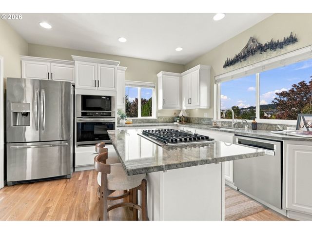 16283 Sw STAHL Dr, Portland, OR 97223