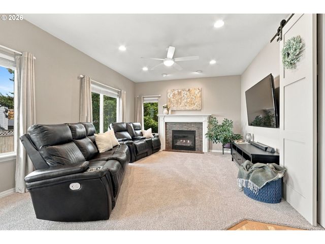 16283 Sw STAHL Dr, Portland, OR 97223