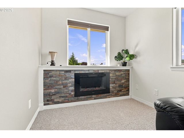 16283 Sw STAHL Dr, Portland, OR 97223