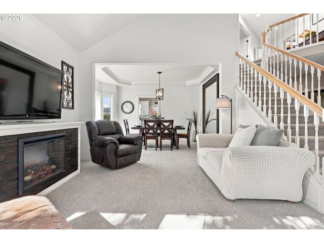 16283 Sw STAHL Dr, Portland, OR 97223