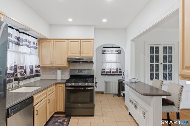 30 Walter Place, East Hartford, CT 06108