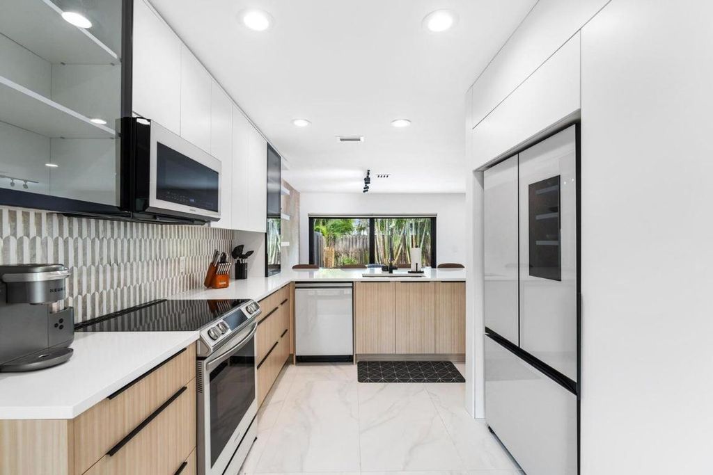 Image 13 of property listing at 541 N Ocean Boulevard 5610, Boca Raton, FL 33432