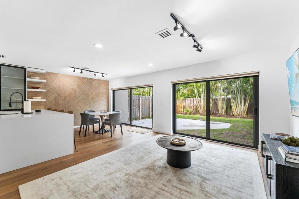 Image 23 of property listing at 541 N Ocean Boulevard 5610, Boca Raton, FL 33432