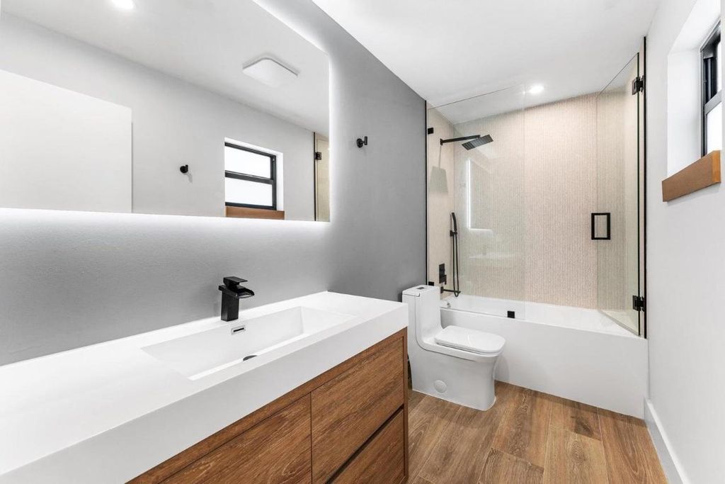 Image 37 of property listing at 541 N Ocean Boulevard 5610, Boca Raton, FL 33432