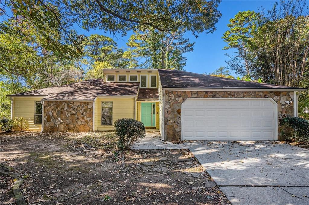 2901 Carrousel Court, Stone Mountain, GA 30087