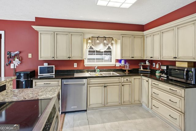 25 Sunrise Circle, Trion, GA 30753