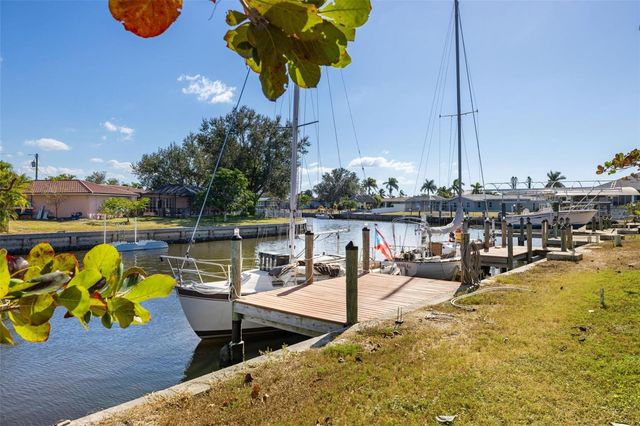 105 COUSLEY DRIVE SE, Port Charlotte, FL 33952