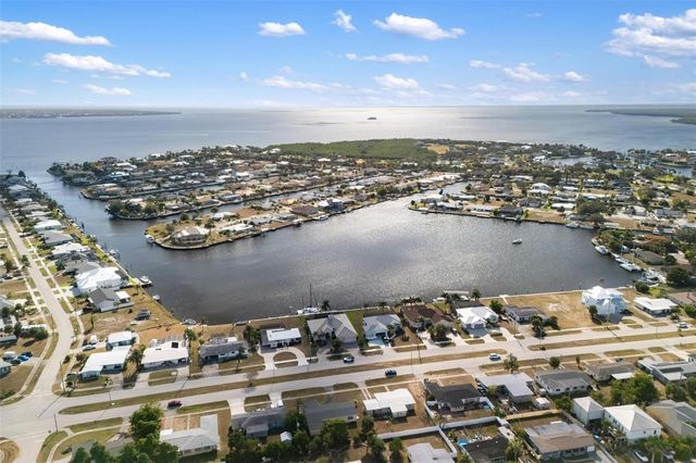 105 COUSLEY DRIVE SE, Port Charlotte, FL 33952