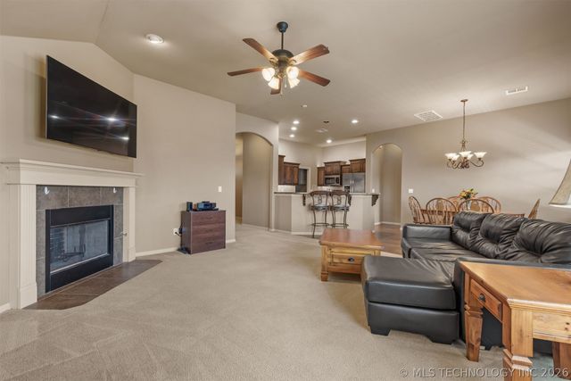 1228 E 134th Street, Glenpool, OK 74033