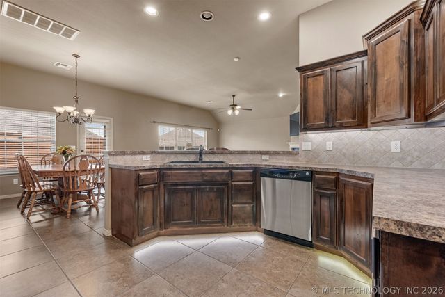 1228 E 134th Street, Glenpool, OK 74033