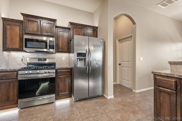 1228 E 134th Street, Glenpool, OK 74033