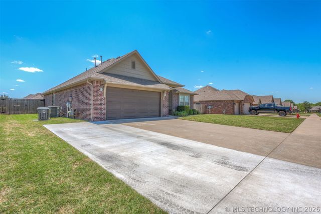 1228 E 134th Street, Glenpool, OK 74033