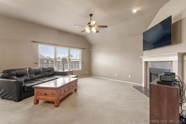 1228 E 134th Street, Glenpool, OK 74033