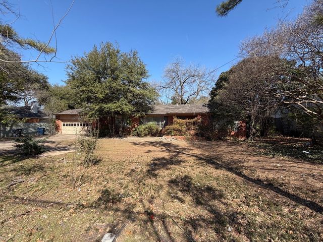 5823 Walnut Hill Lane, Dallas, TX 75230