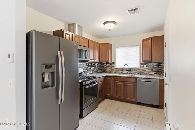 55 Hyannis Street, Toms River, NJ 08757