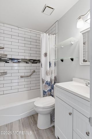 55 Hyannis Street, Toms River, NJ 08757