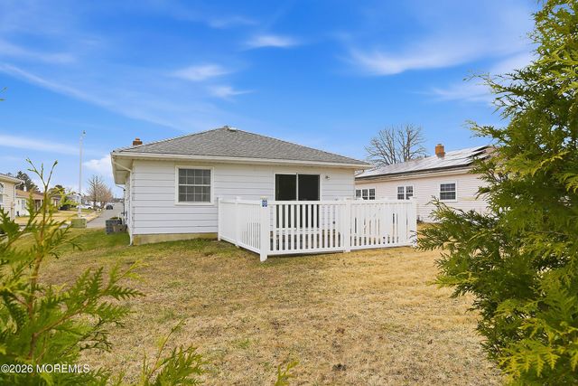 55 Hyannis Street, Toms River, NJ 08757