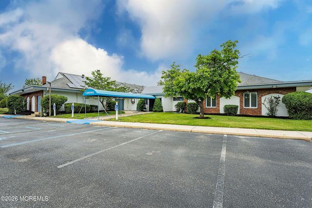 55 Hyannis Street, Toms River, NJ 08757