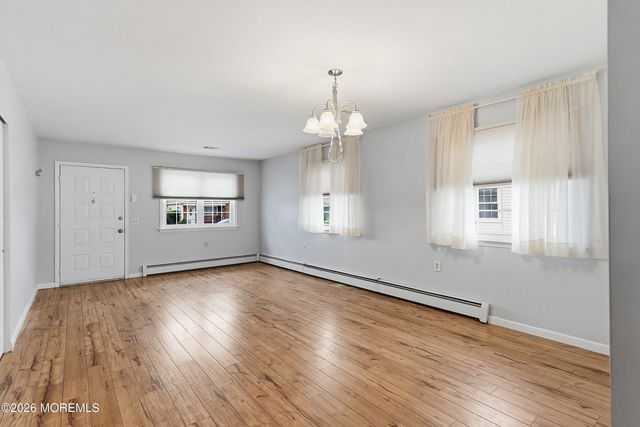 55 Hyannis Street, Toms River, NJ 08757