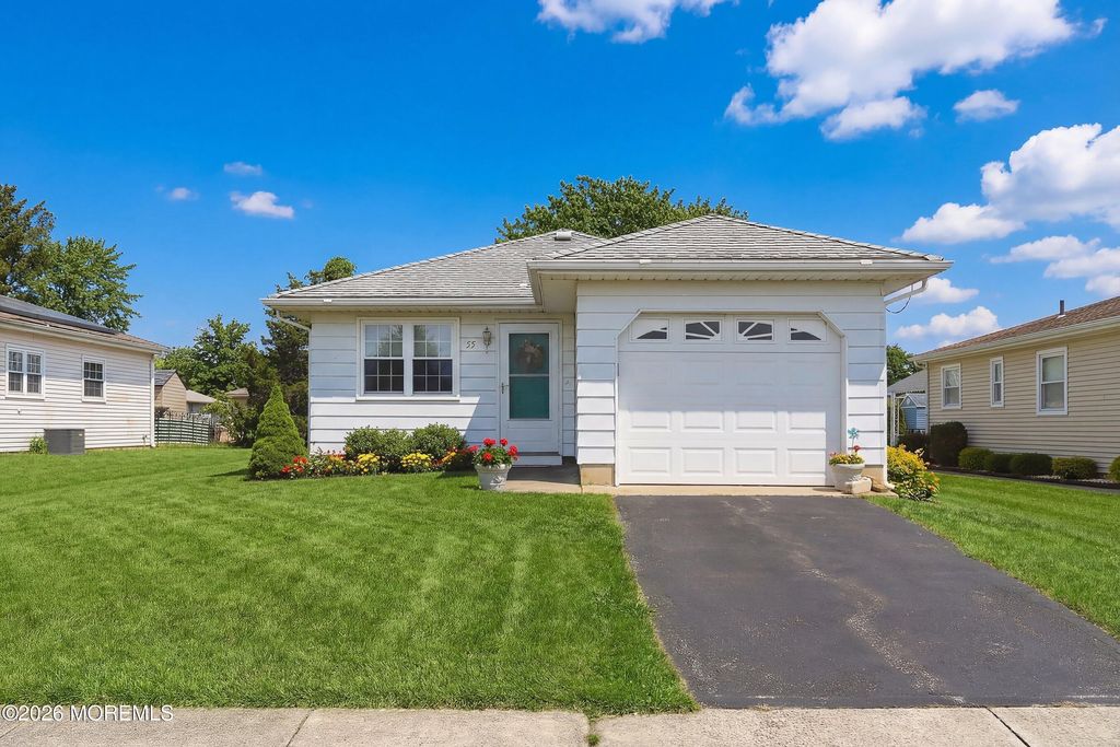 55 Hyannis Street, Toms River, NJ 08757