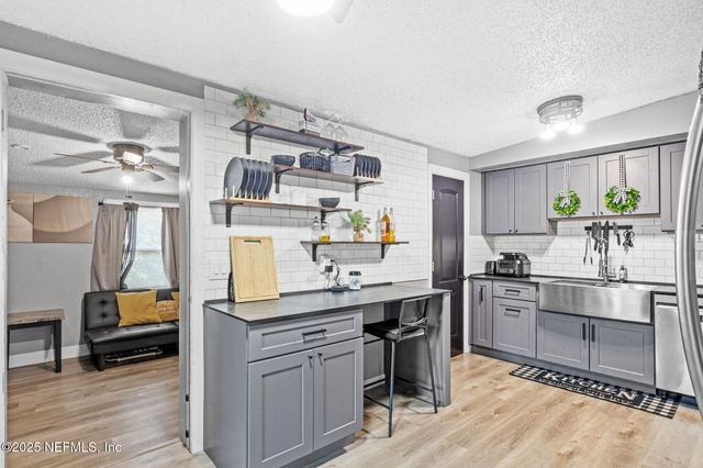5414 CLEVELAND Road, Jacksonville, FL 32209