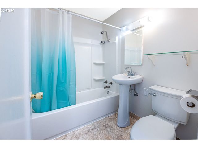 1404 CENTENNIAL Blvd, Springfield, OR 97477