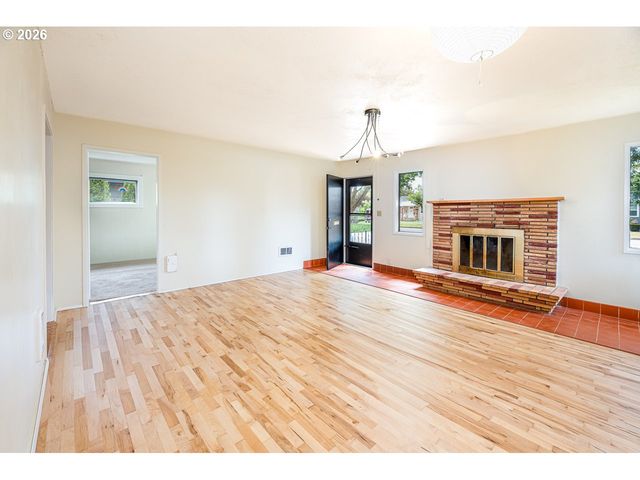 1404 CENTENNIAL Blvd, Springfield, OR 97477