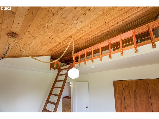 1404 CENTENNIAL Blvd, Springfield, OR 97477
