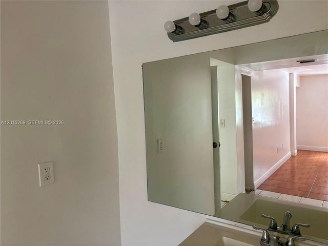 4304 NW 9th Ave 3-2H, Deerfield Beach, FL 33064