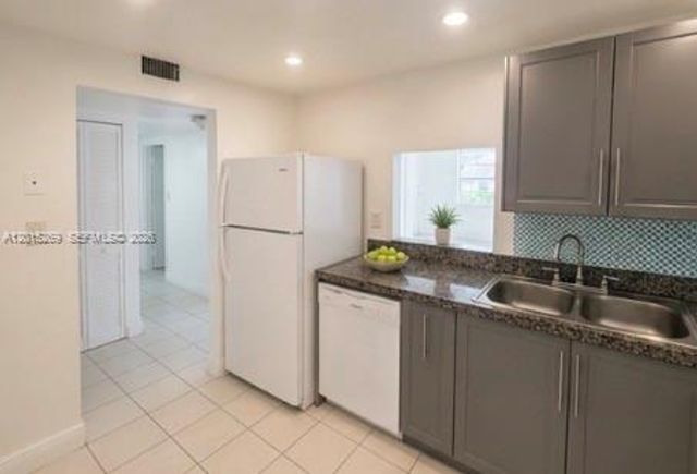 4304 NW 9th Ave 3-2H, Deerfield Beach, FL 33064