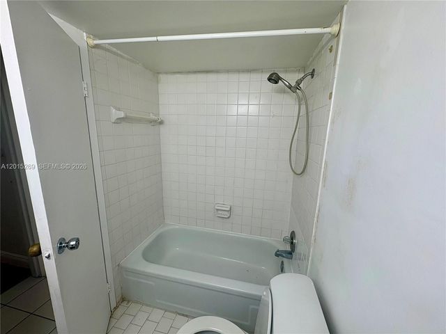 4304 NW 9th Ave 3-2H, Deerfield Beach, FL 33064