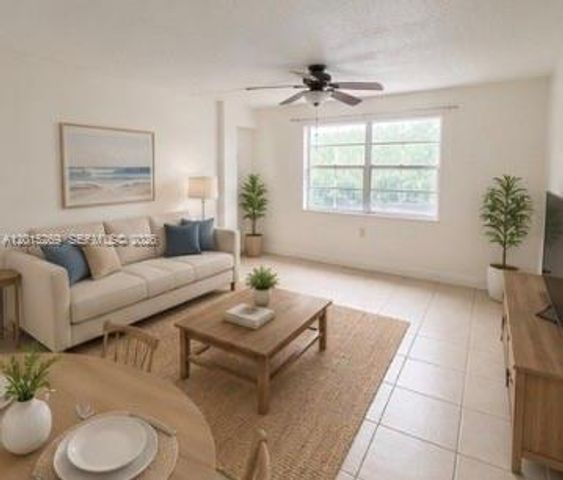 4304 NW 9th Ave 3-2H, Deerfield Beach, FL 33064